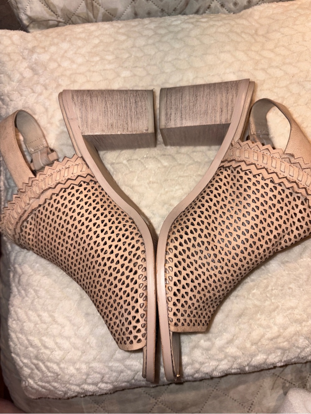 Vince Camuto Nude Laser-Cut Slingback Heels Size 9